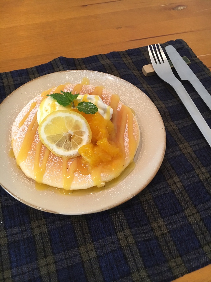 オレンジとレモンカードソースのホットケーキ New Menu Holoholo Cafe Lili Cafe Gift サロン併設のこだわりおしゃれcafe 浜松